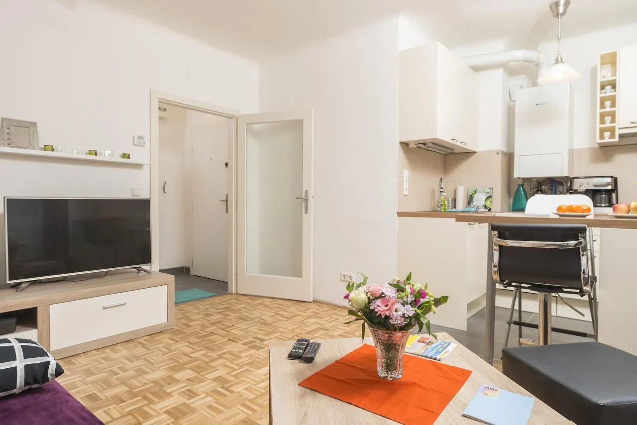 Hideaway Am Tabor Apartment Vienna