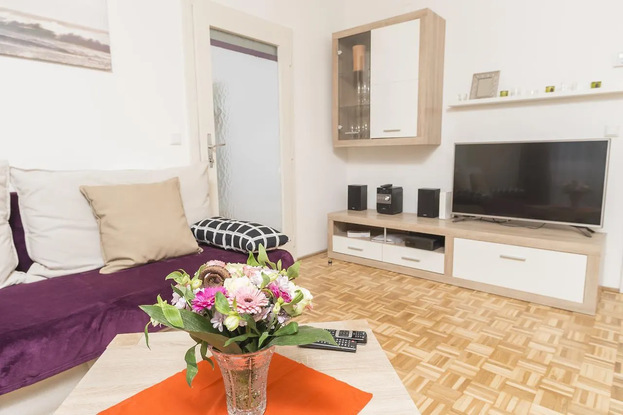 Hideaway Am Tabor Apartment Vienna