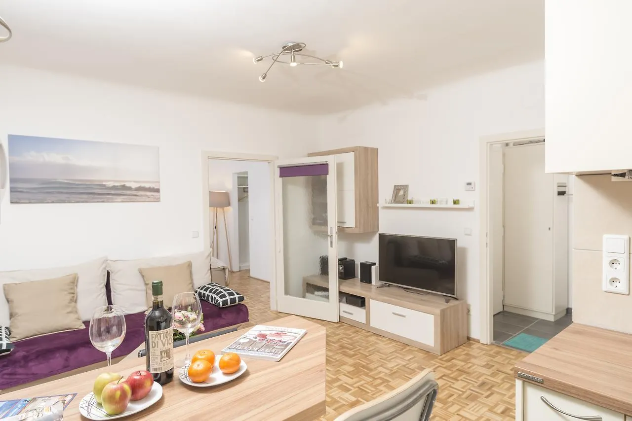Hideaway Am Tabor Apartment Vienna